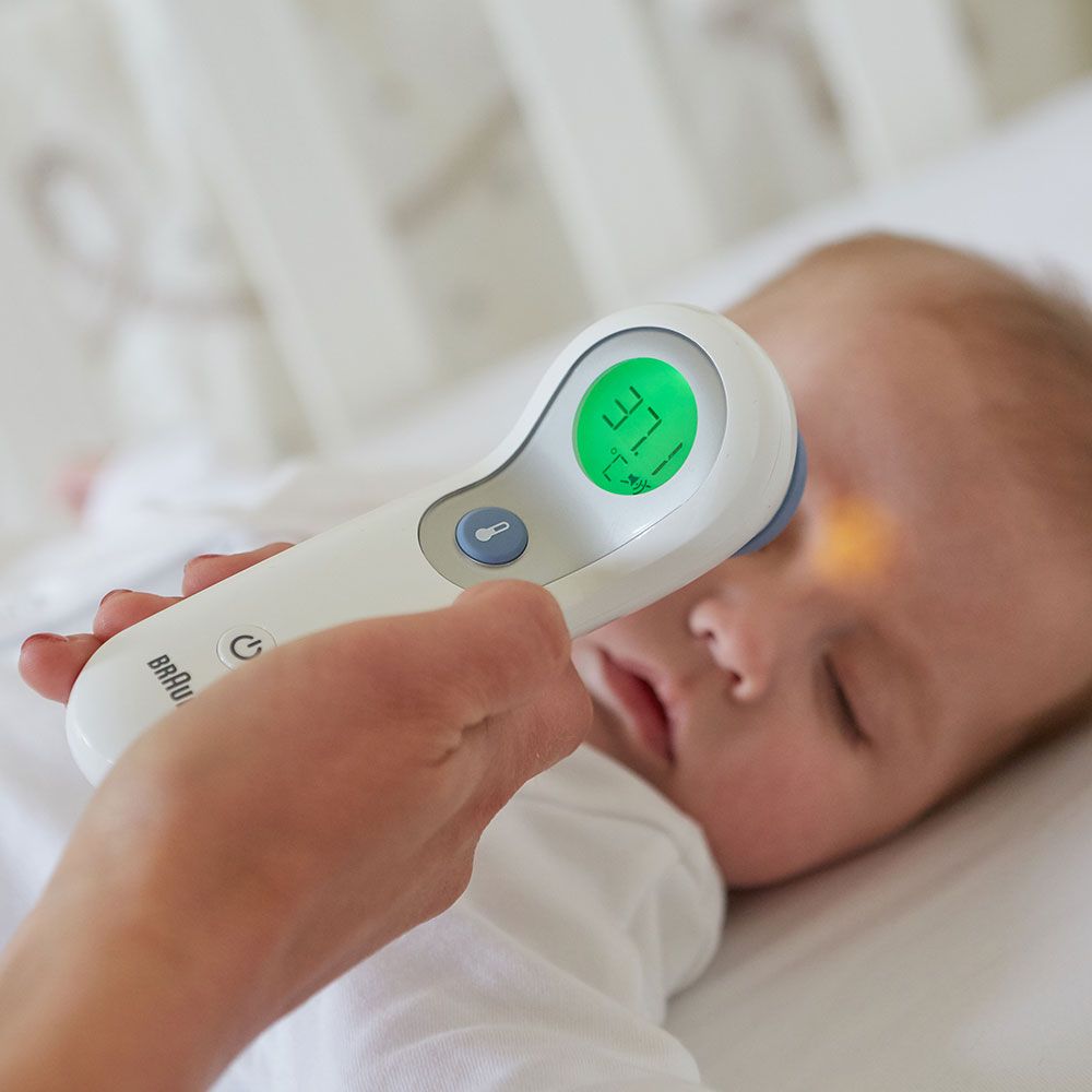 Guida alla scelta e all'uso del termometro per il neonato